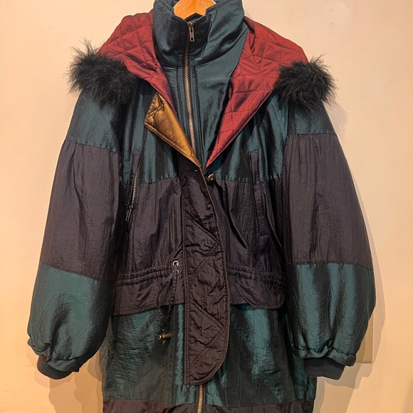 Atlantic Highlands Hooded Iridescent Insulated Parka Winter Coat, Size Medium - Picture 2 of 12